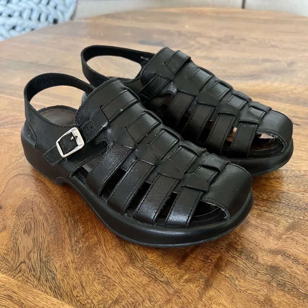 Dansko Black Sandal Leather | Size 37  6-6.5 Women’s | Buckle | Closed Toe Shoe
